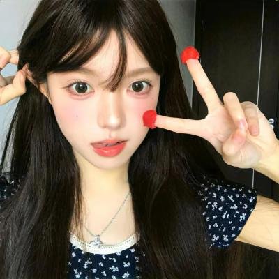 庇护棕榈树下